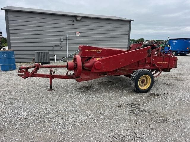 Image of New Holland Hayliner 273 equipment image 1