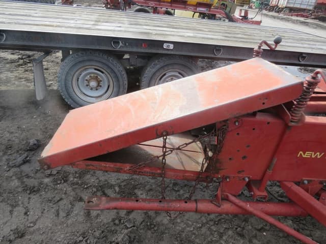 Image of New Holland Hayliner 273 equipment image 4