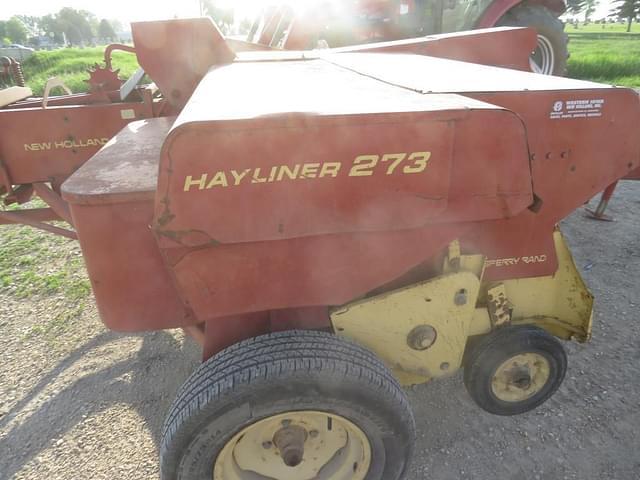 Image of New Holland Hayliner 273 equipment image 3