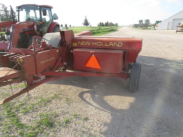 Image of New Holland Hayliner 273 equipment image 4