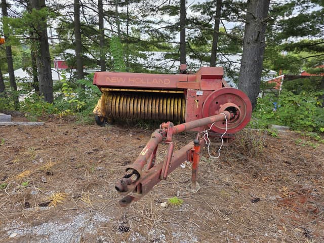 Image of New Holland Hayliner 273 equipment image 3