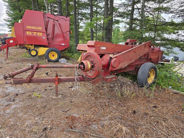Image of New Holland Hayliner 273 equipment image 2