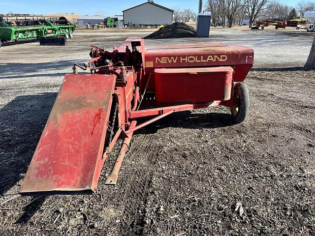 Image of New Holland Hayliner 273 equipment image 3