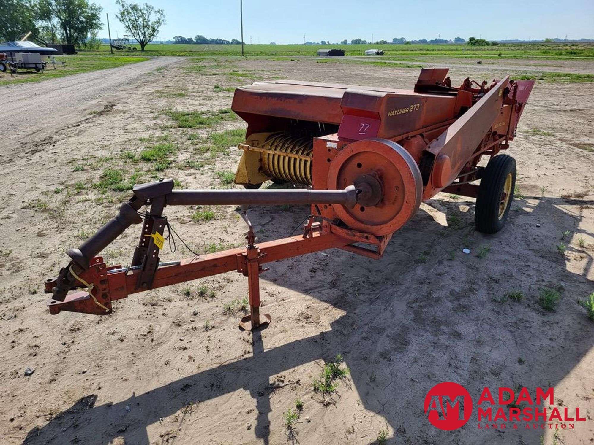 New Holland Hayliner 273 Equipment Image0