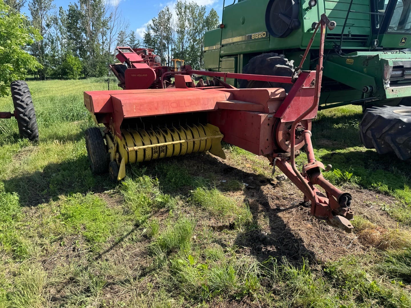 New Holland Hayliner 273 Equipment Image0
