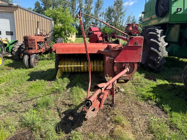 Image of New Holland Hayliner 273 equipment image 1