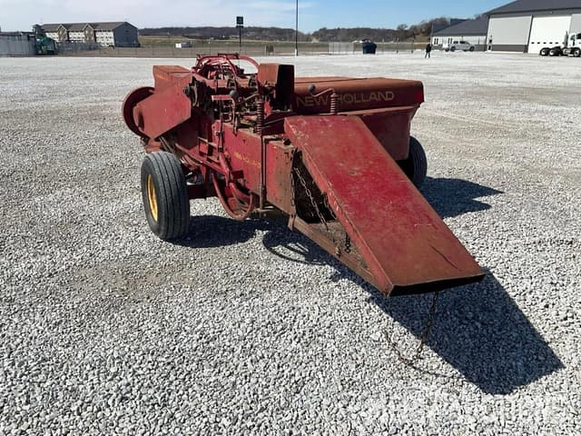 Image of New Holland Hayliner 273 equipment image 2