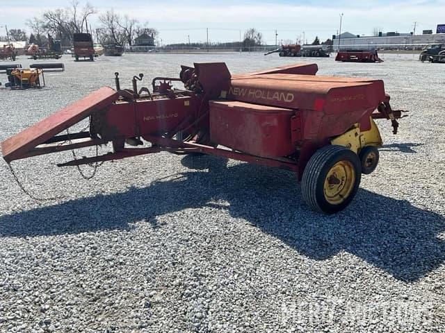 Image of New Holland Hayliner 273 equipment image 4