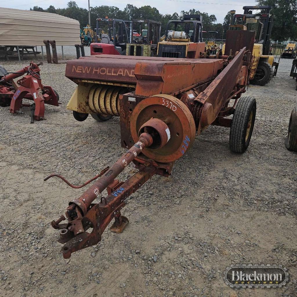 Image of New Holland Hayliner 273 Image 0