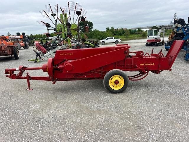 Image of New Holland Hayliner 275 equipment image 2
