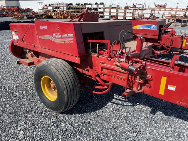 Image of New Holland Hayliner 275 Plus equipment image 4