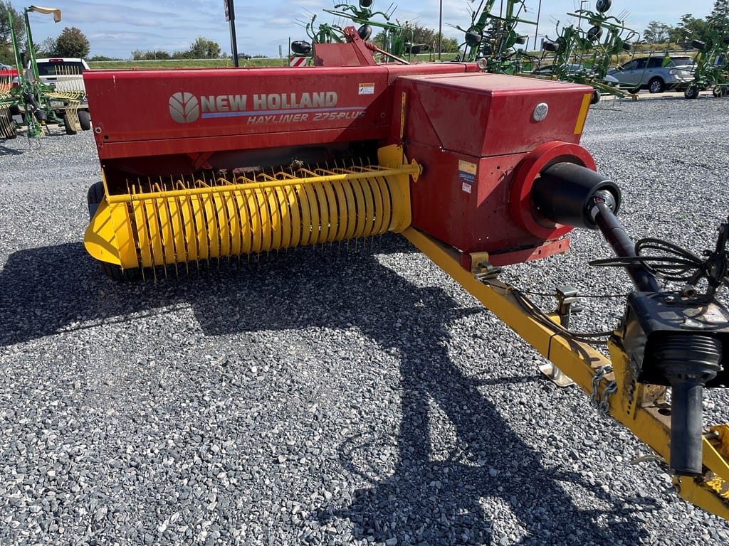 New Holland Hayliner 275 Plus Equipment Image0