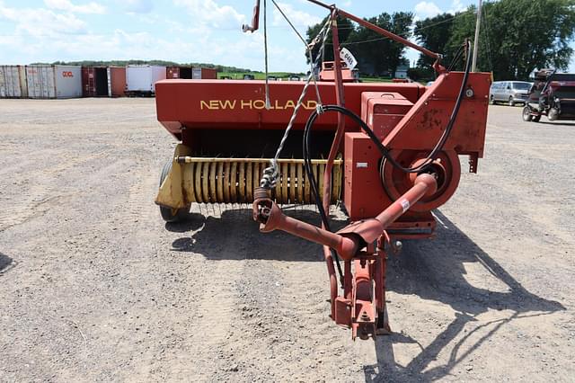 Image of New Holland Hayliner 276 equipment image 1
