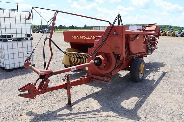 Image of New Holland Hayliner 276 equipment image 2