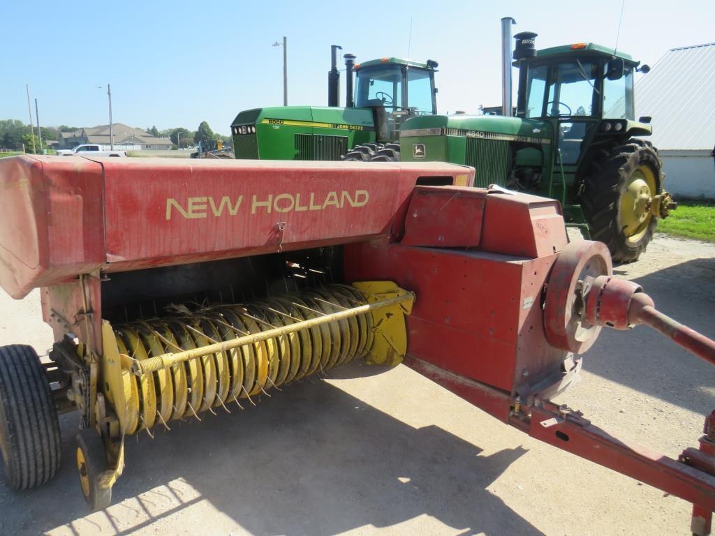 Image of New Holland Hayliner 276 Primary image