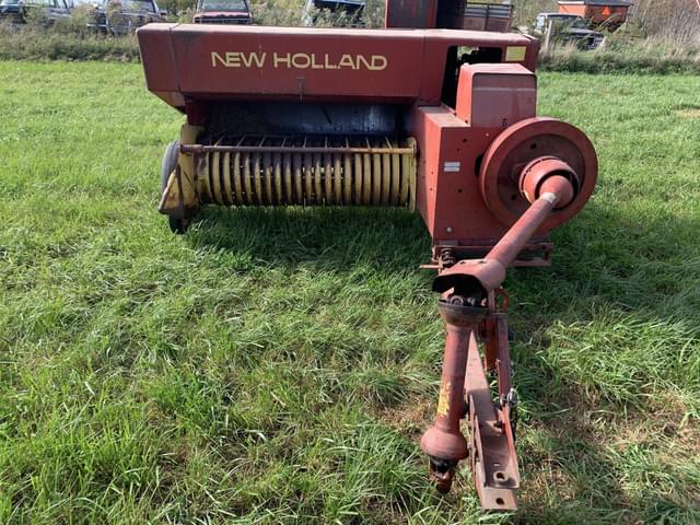 Image of New Holland Hayliner 276 equipment image 2