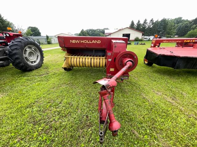 Image of New Holland Hayliner 276 equipment image 4