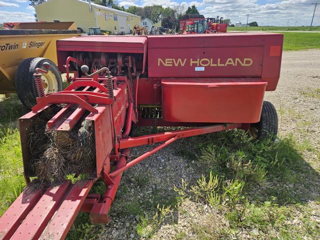 Image of New Holland Hayliner 276 equipment image 4