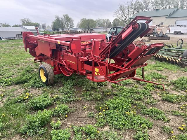 Image of New Holland Hayliner 276 equipment image 2