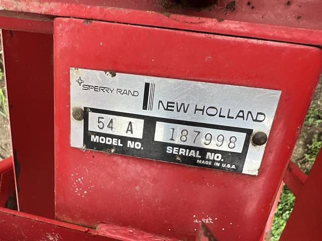 Image of New Holland Hayliner 276 equipment image 4