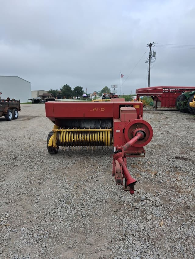 Image of New Holland Hayliner 276 equipment image 4