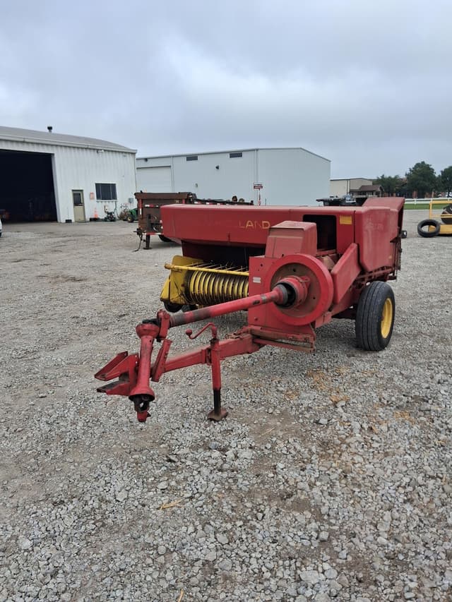 Image of New Holland Hayliner 276 equipment image 3