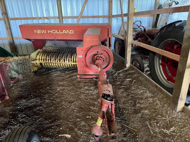 Image of New Holland 276 equipment image 1