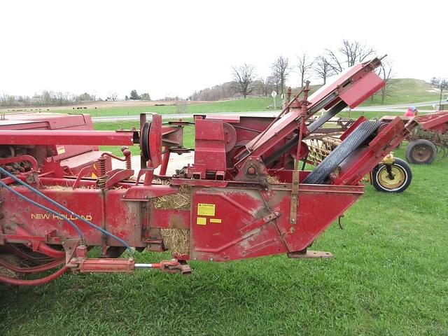 Image of New Holland 276 equipment image 4