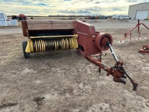 Image of New Holland 282 equipment image 1