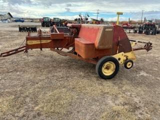 Image of New Holland 282 equipment image 3