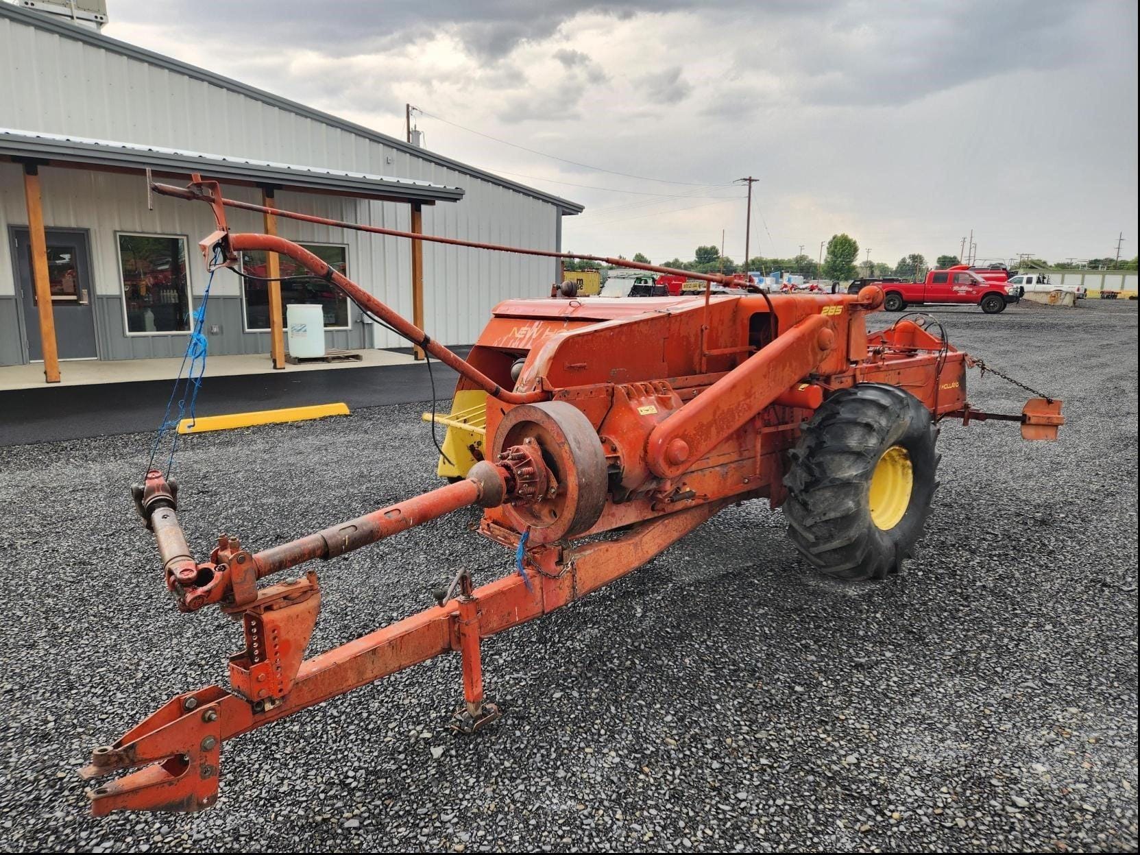 New Holland 285 Equipment Image0