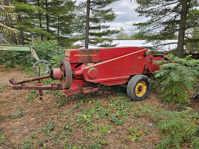 Image of New Holland Hayliner 310 equipment image 1