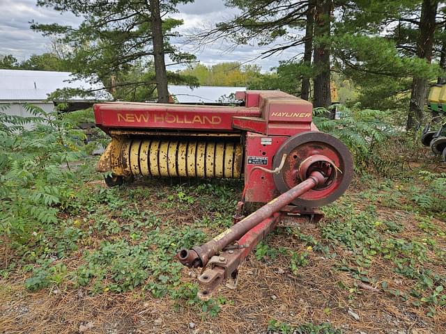 Image of New Holland Hayliner 310 equipment image 3