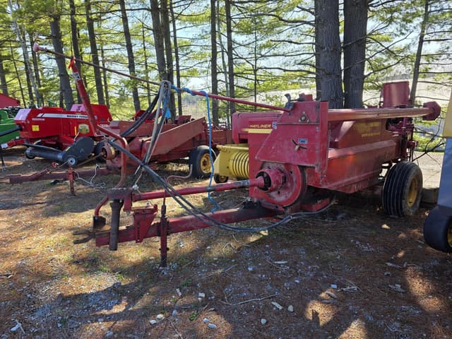 Image of New Holland Hayliner 311 equipment image 1