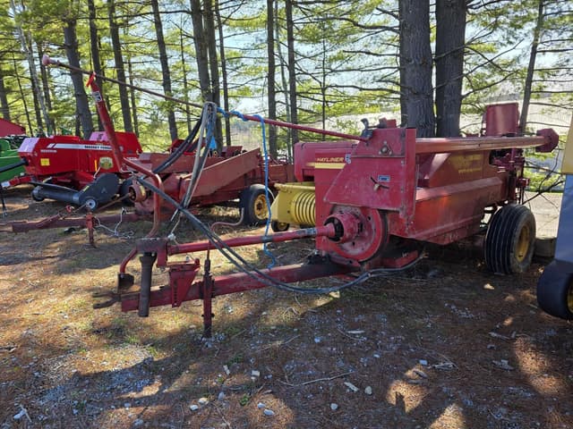 Image of New Holland Hayliner 311 equipment image 1