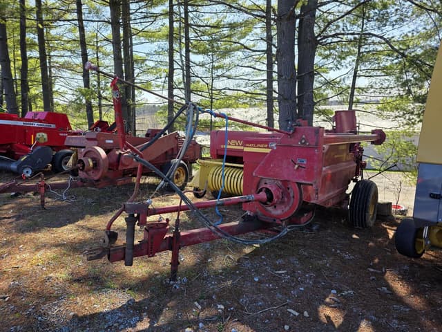 Image of New Holland Hayliner 311 equipment image 2