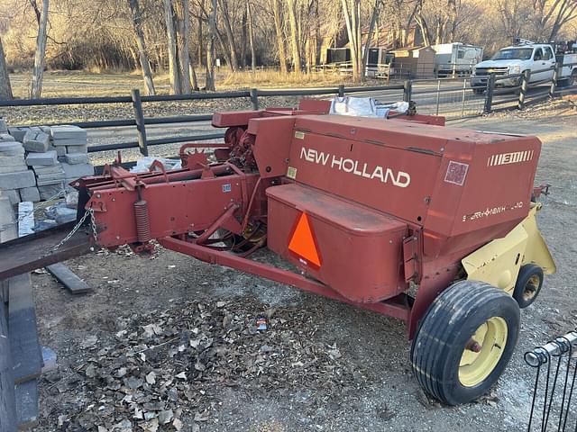 Image of New Holland Hayliner 311 equipment image 4