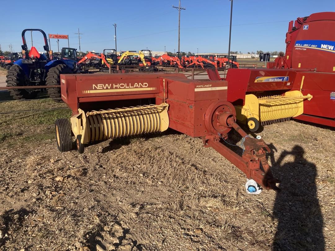 Image of New Holland Hayliner 311 Primary Image
