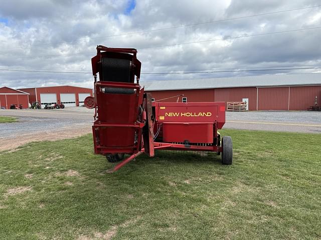 Image of New Holland 311 equipment image 1