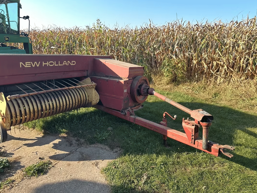 Image of New Holland Hayliner 315 Image 1