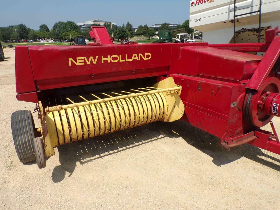 Image of New Holland Hayliner 315 Primary image