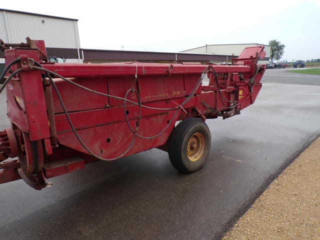 Image of New Holland Hayliner 315 equipment image 3