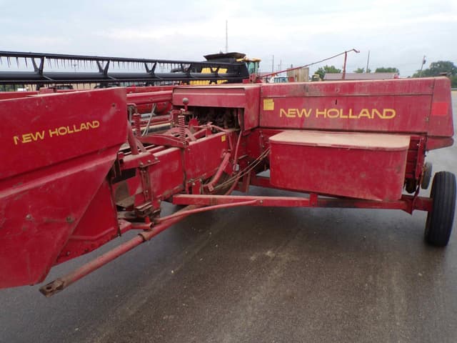 Image of New Holland Hayliner 315 equipment image 4