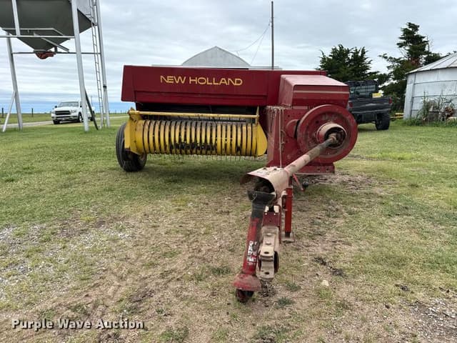 Image of New Holland Hayliner 315 equipment image 1