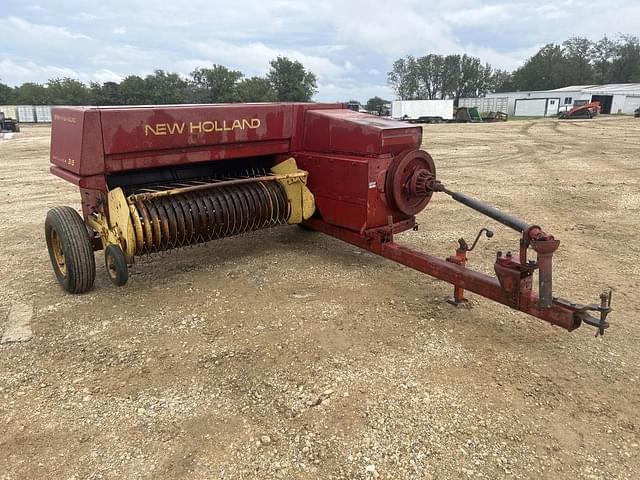 Image of New Holland Hayliner 315 equipment image 1