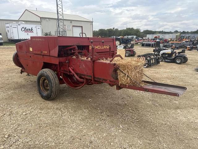 Image of New Holland Hayliner 315 equipment image 3