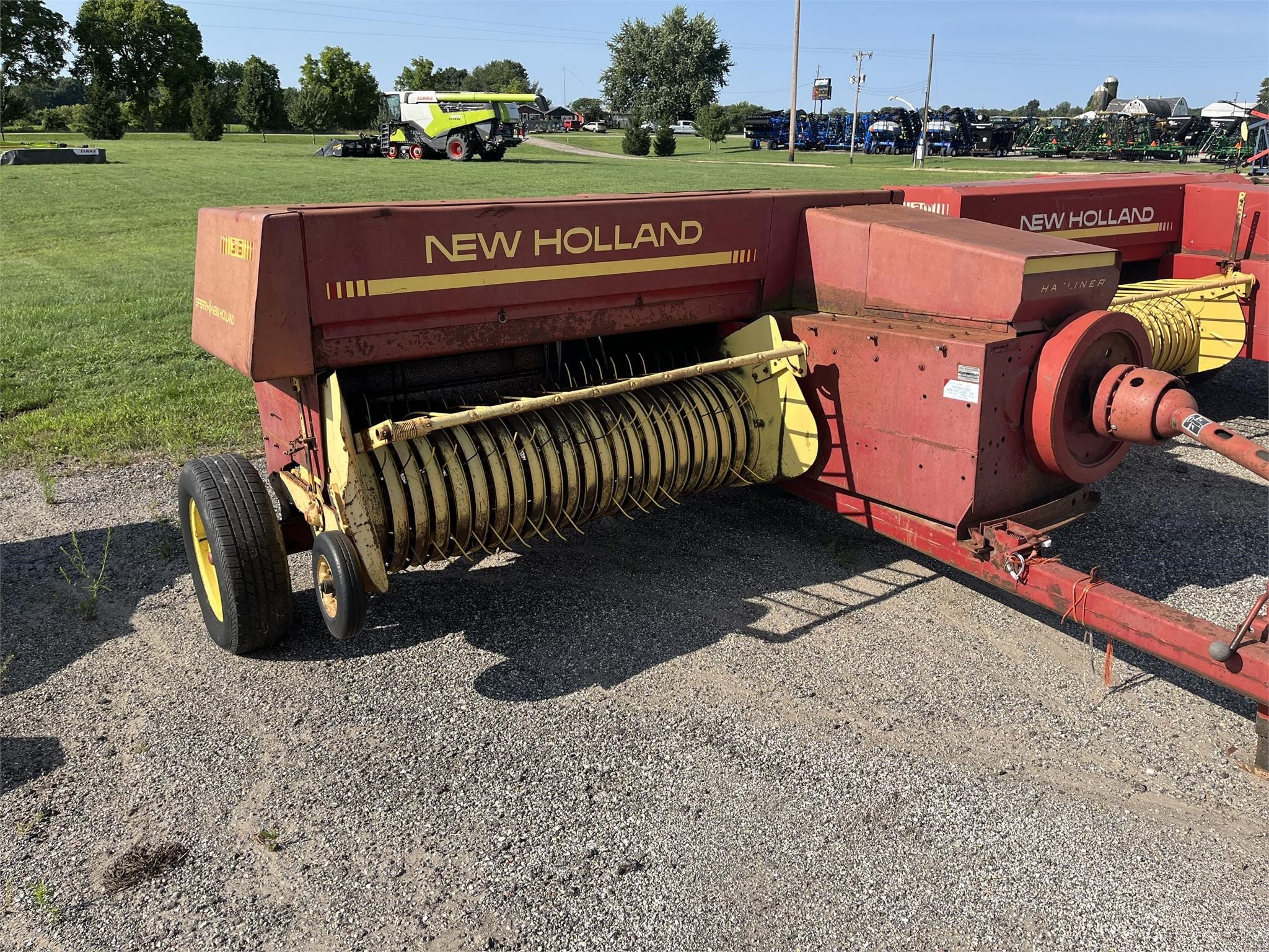 New Holland 316 Equipment Image0