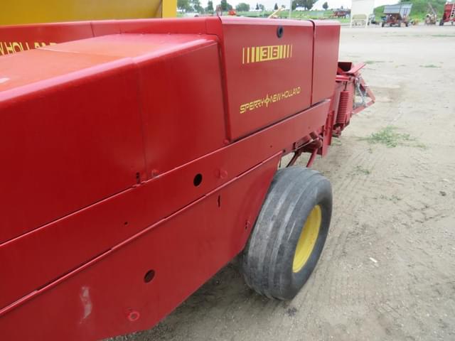 Image of New Holland 316 equipment image 2