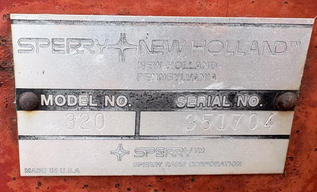 Image of New Holland Hayliner 320 equipment image 3