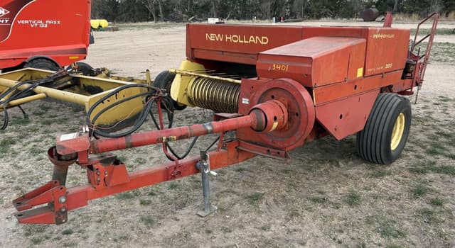 Image of New Holland Hayliner 320 equipment image 1